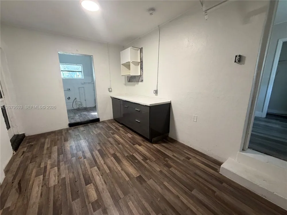2431 NW 9th St Fort Lauderdale, FL 33311