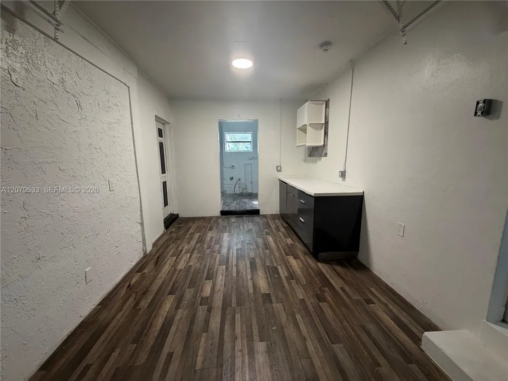2431 NW 9th St Fort Lauderdale, FL 33311