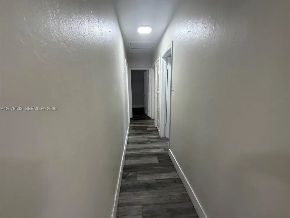 2431 NW 9th St Fort Lauderdale, FL 33311