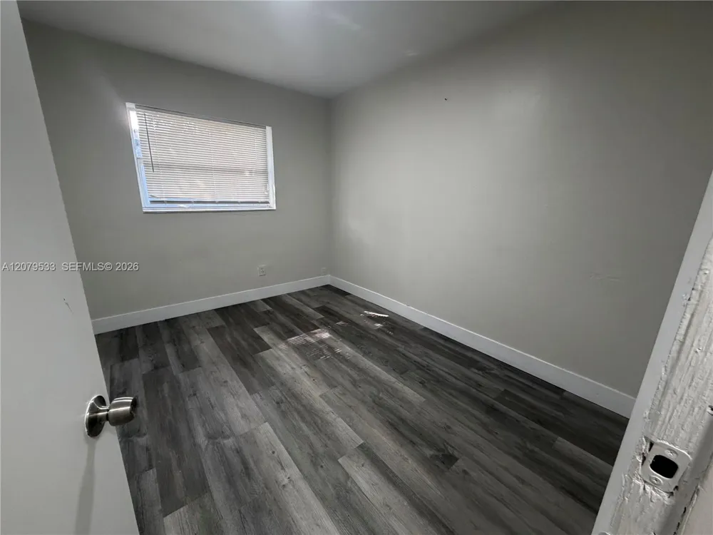 2431 NW 9th St Fort Lauderdale, FL 33311
