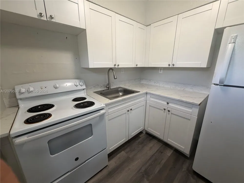 2431 NW 9th St Fort Lauderdale, FL 33311