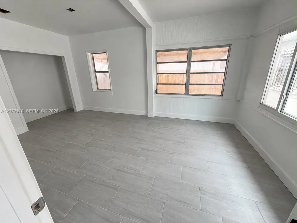 1154 NW 34th Ave #1 Miami, FL 33125
