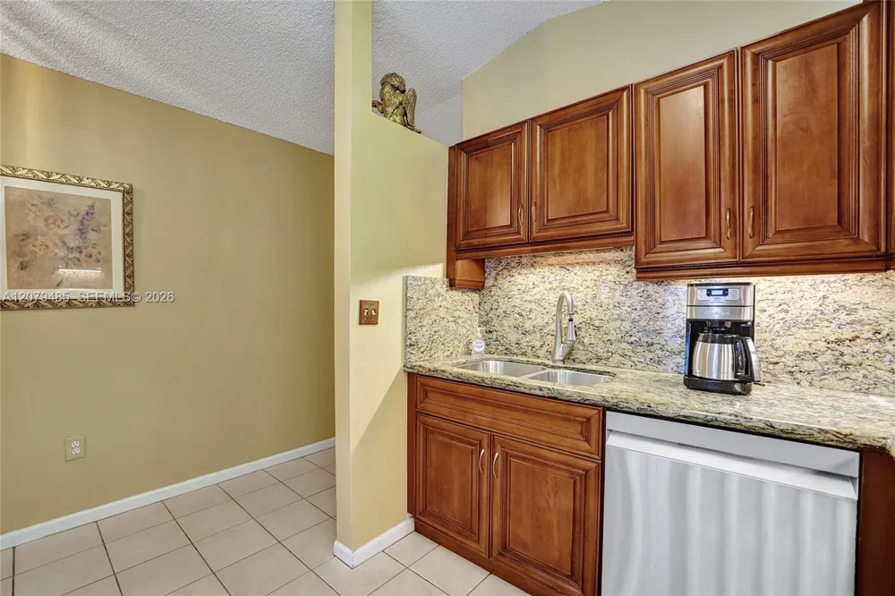 774 SW 120th Ave Pembroke Pines, FL 33025