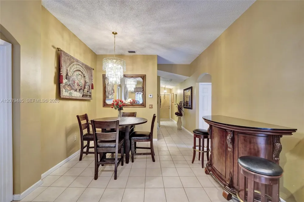 774 SW 120th Ave Pembroke Pines, FL 33025