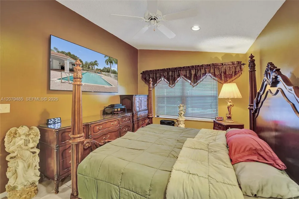 774 SW 120th Ave Pembroke Pines, FL 33025