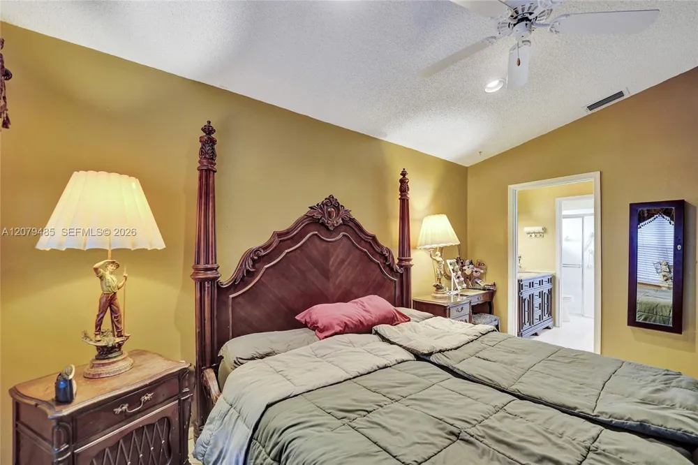 774 SW 120th Ave Pembroke Pines, FL 33025