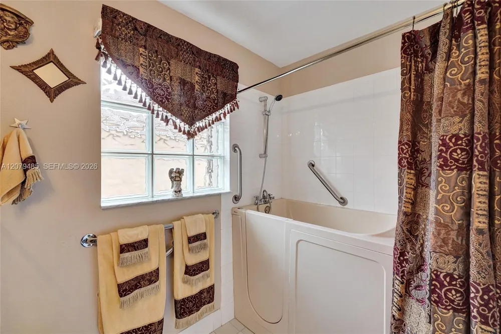 774 SW 120th Ave Pembroke Pines, FL 33025