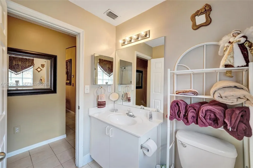774 SW 120th Ave Pembroke Pines, FL 33025