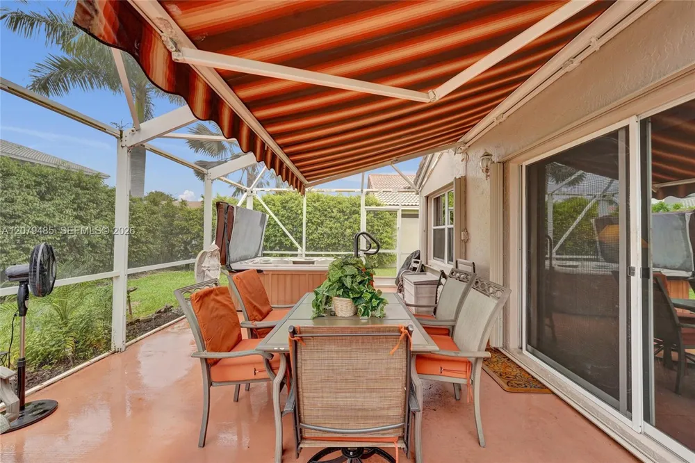 774 SW 120th Ave Pembroke Pines, FL 33025