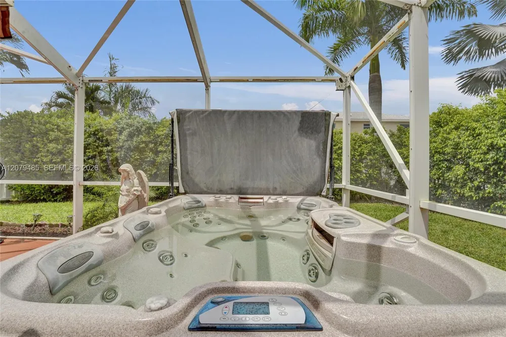 774 SW 120th Ave Pembroke Pines, FL 33025