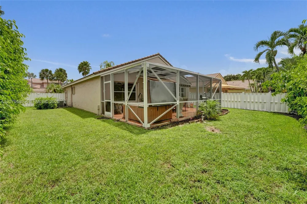 774 SW 120th Ave Pembroke Pines, FL 33025