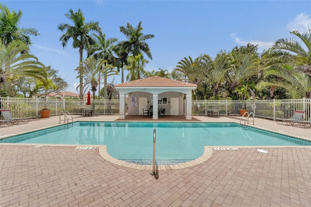 774 SW 120th Ave Pembroke Pines, FL 33025