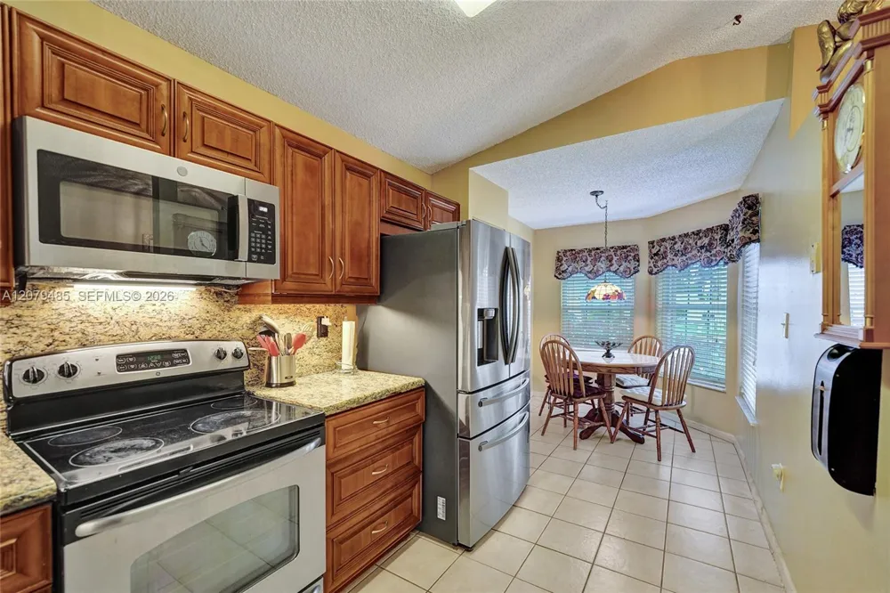 774 SW 120th Ave Pembroke Pines, FL 33025
