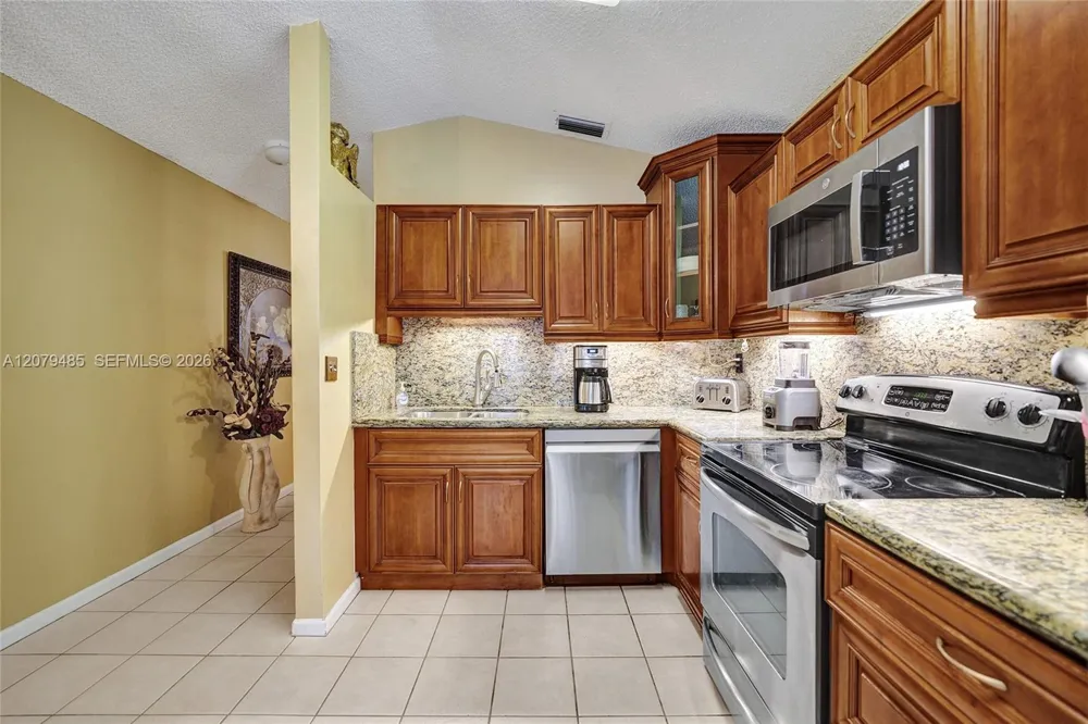 774 SW 120th Ave Pembroke Pines, FL 33025