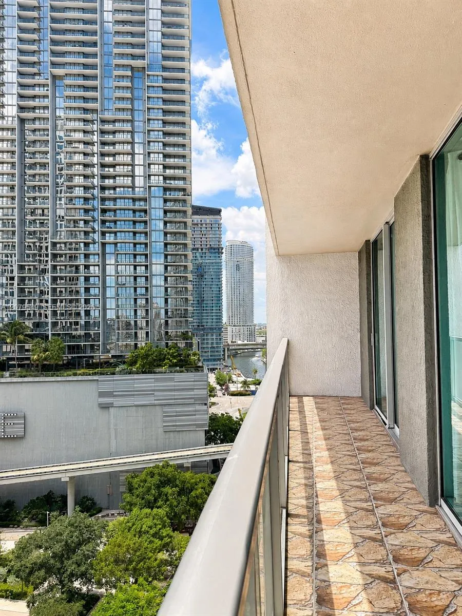 55 SE 6th St #1510 Miami, FL 33131