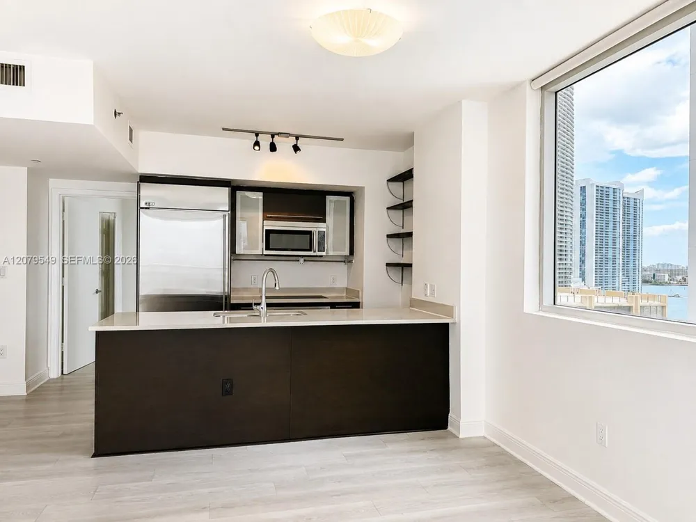 55 SE 6th St #1510 Miami, FL 33131