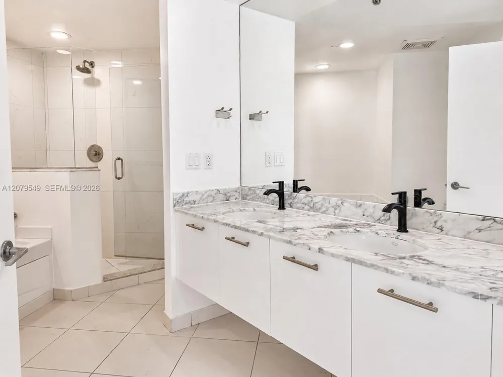 55 SE 6th St #1510 Miami, FL 33131