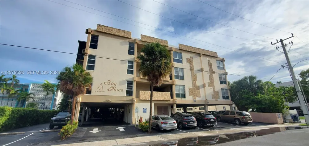 2420 Diana Dr #203 Hallandale Beach, FL 33009