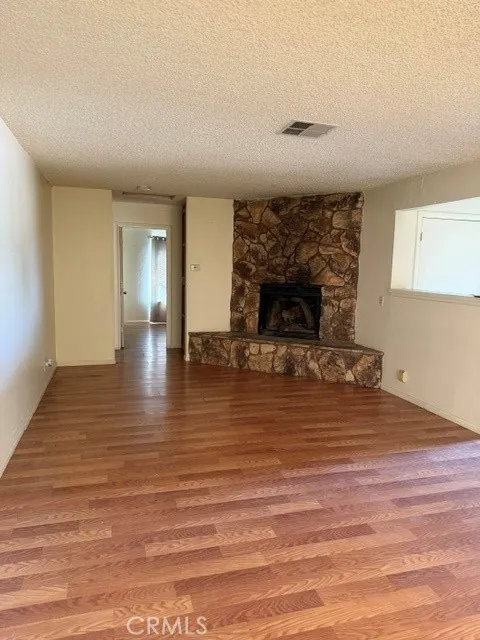 16581 Manzanita Hesperia, CA 92345