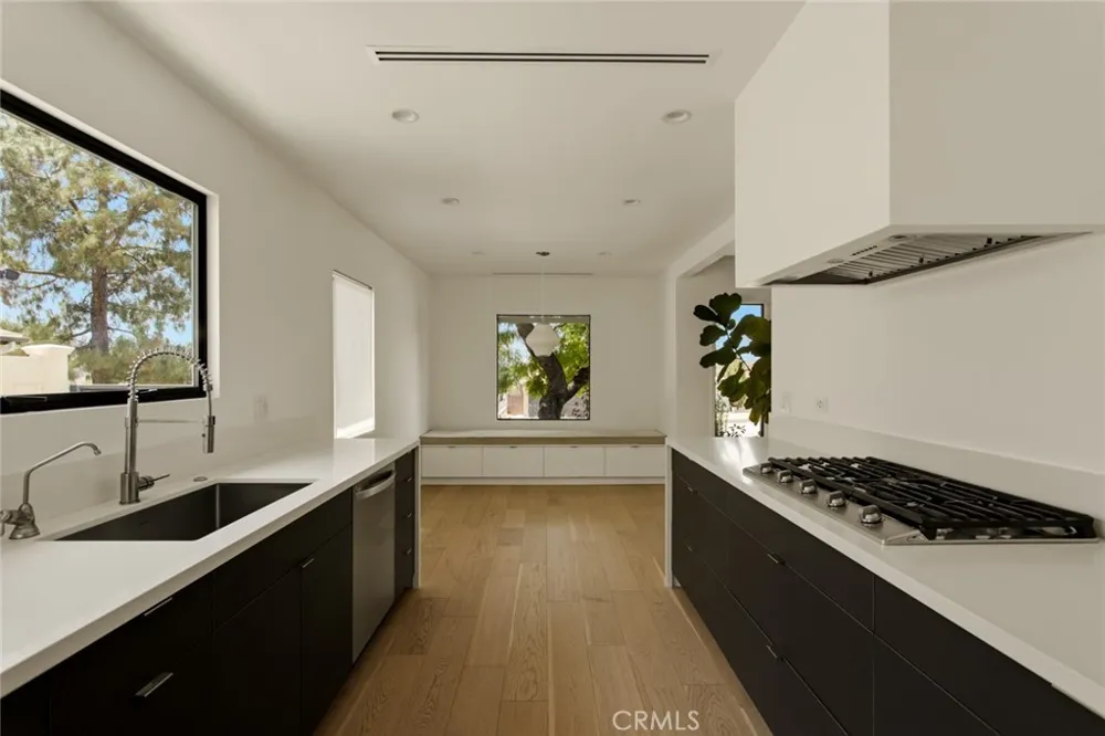 9846 Cabanas Tujunga, CA 91042
