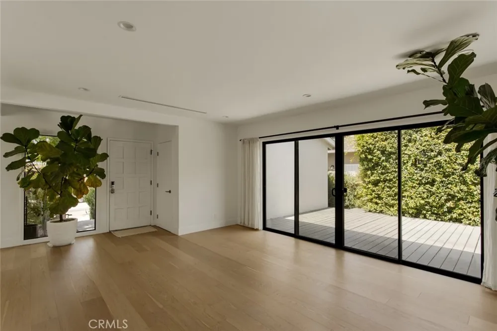 9846 Cabanas Tujunga, CA 91042