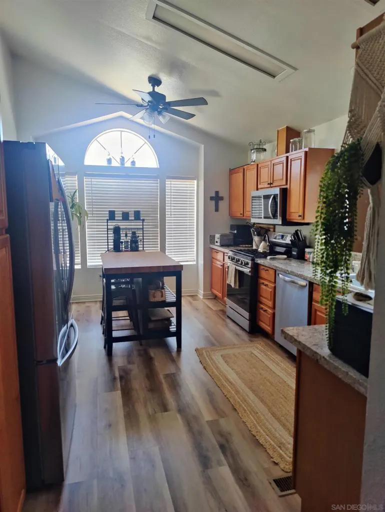 15935 Spring Oaks Rd #65 El Cajon, CA 92021