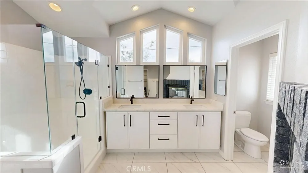 136 23rd Costa Mesa, CA 92627