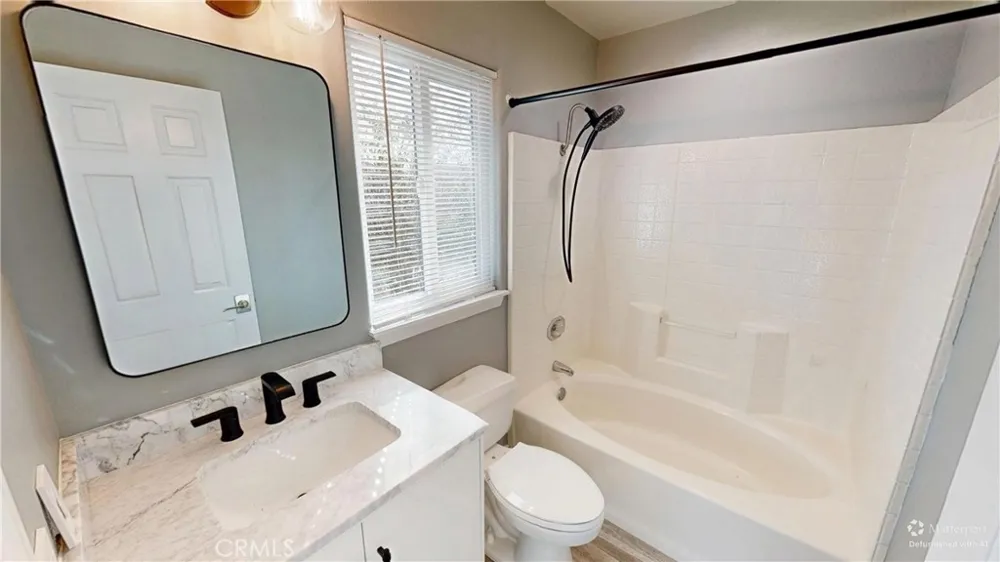 136 23rd Costa Mesa, CA 92627