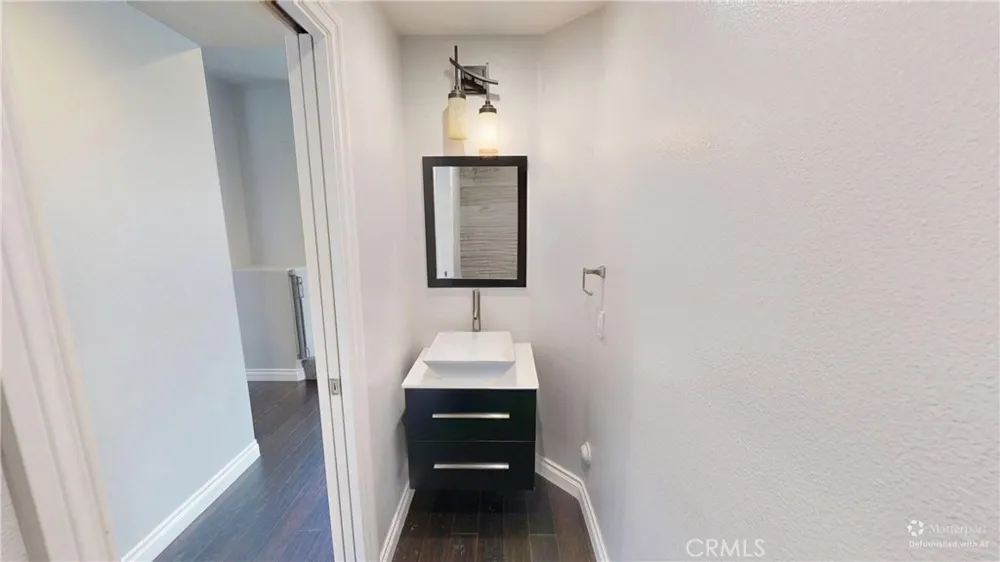 136 23rd Costa Mesa, CA 92627