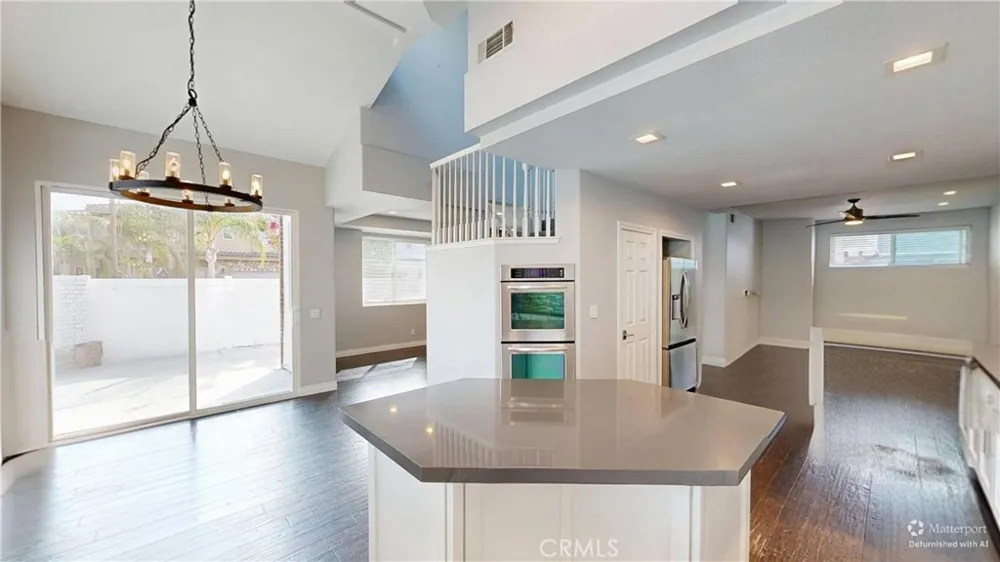 136 23rd Costa Mesa, CA 92627