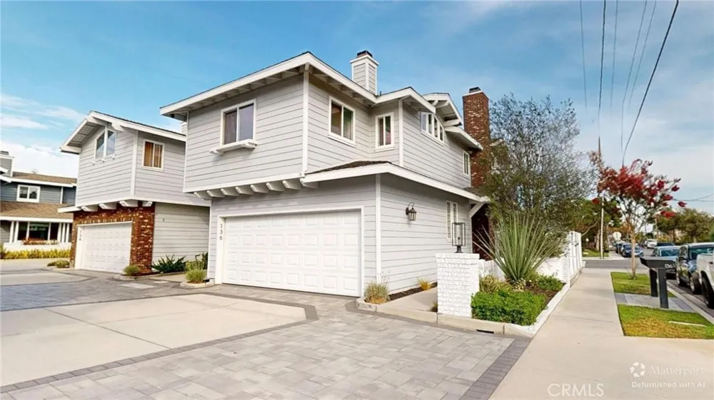 136 23rd Costa Mesa, CA 92627