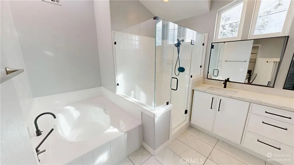 136 23rd Costa Mesa, CA 92627