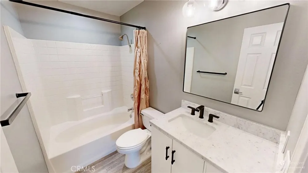 136 23rd Costa Mesa, CA 92627