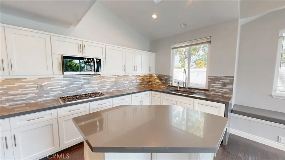 136 23rd Costa Mesa, CA 92627