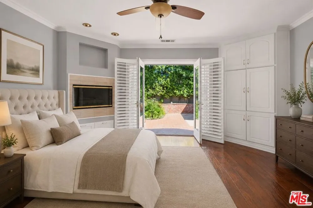 6222 Flores Avenue Los Angeles, CA 90056