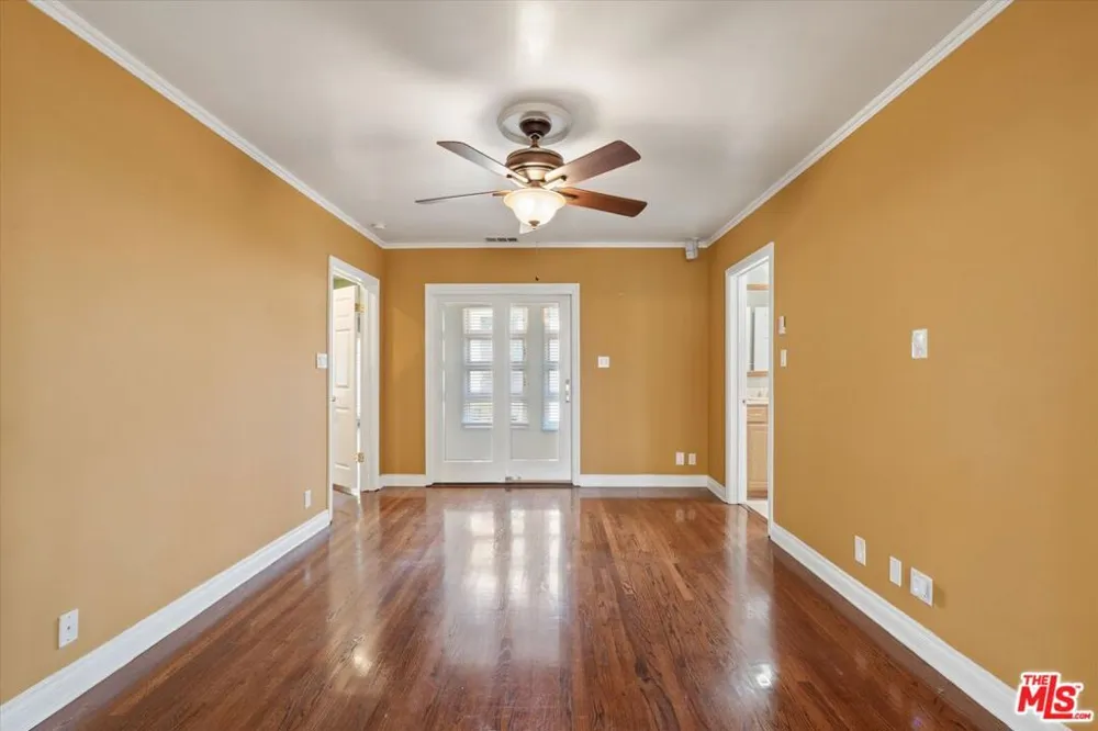 6222 Flores Avenue Los Angeles, CA 90056