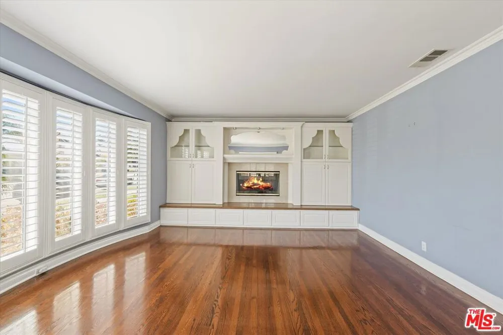 6222 Flores Avenue Los Angeles, CA 90056