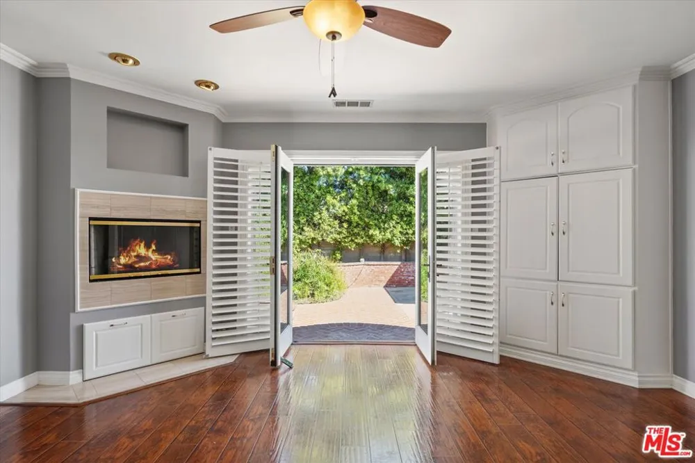 6222 Flores Avenue Los Angeles, CA 90056