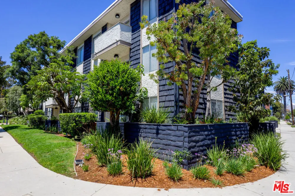 1352 S Carmelina Avenue #212 Los Angeles, CA 90025