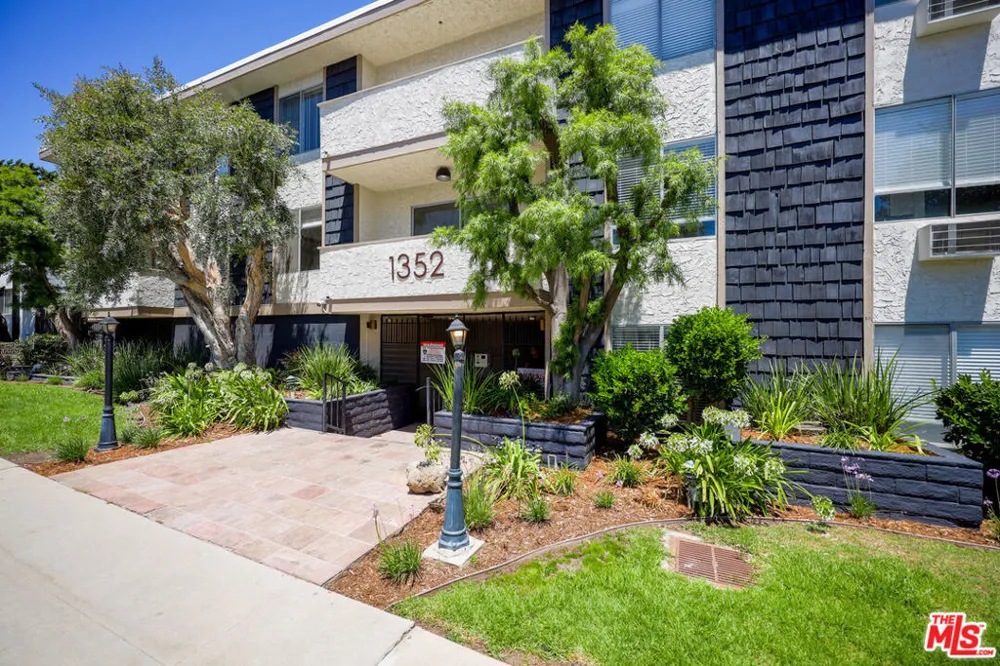 1352 S Carmelina Avenue #212 Los Angeles, CA 90025
