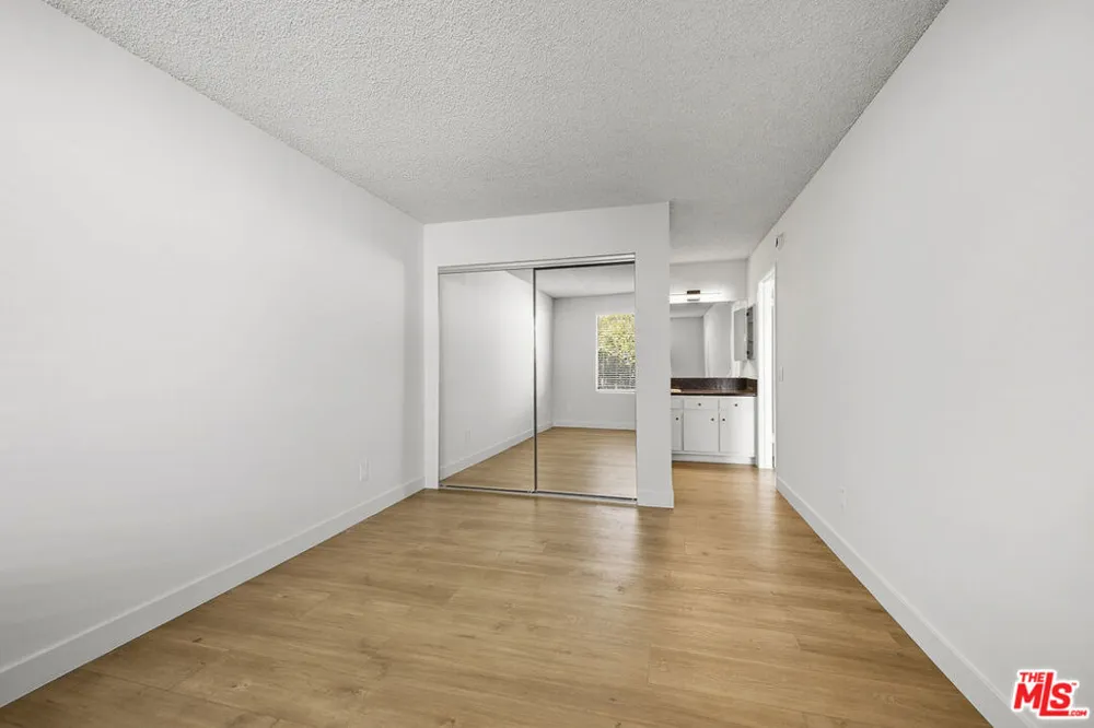 1352 S Carmelina Avenue #212 Los Angeles, CA 90025