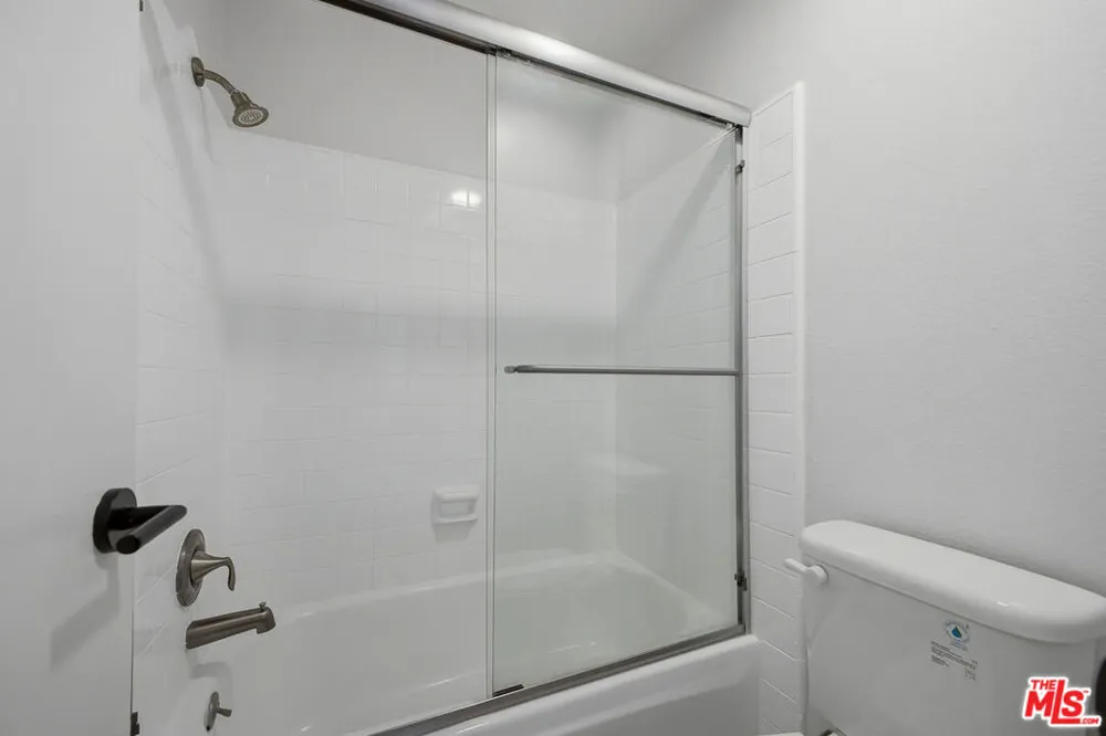 1352 S Carmelina Avenue #212 Los Angeles, CA 90025