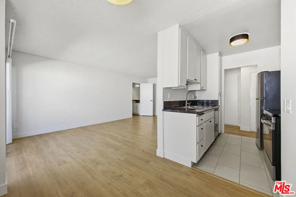 1352 S Carmelina Avenue #212 Los Angeles, CA 90025