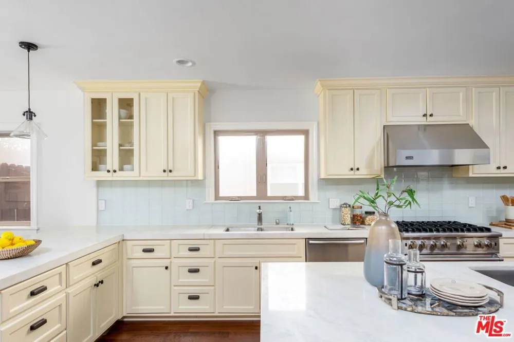 1945 Fairburn Avenue Los Angeles, CA 90025