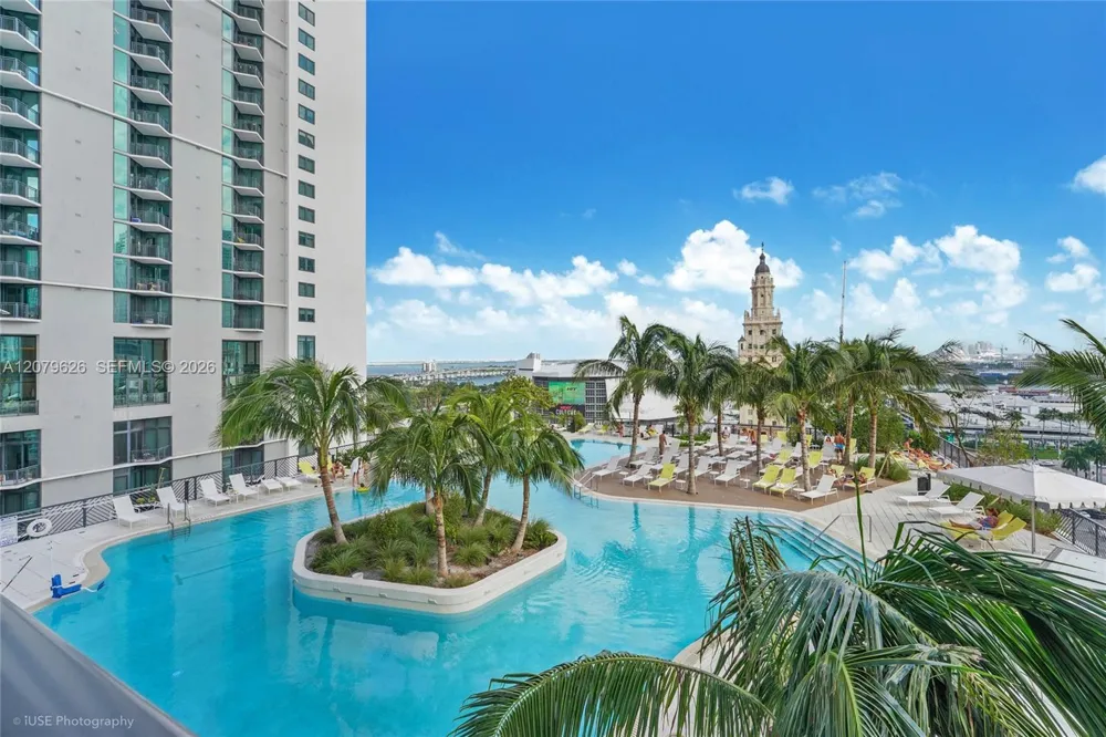 159 NE 6th St #3303 Miami, FL 33132