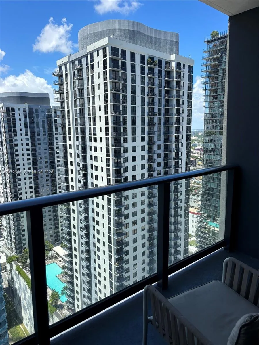 159 NE 6th St #3303 Miami, FL 33132