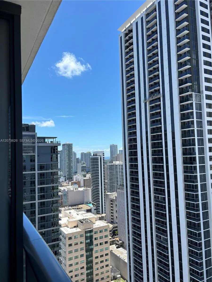 159 NE 6th St #3303 Miami, FL 33132