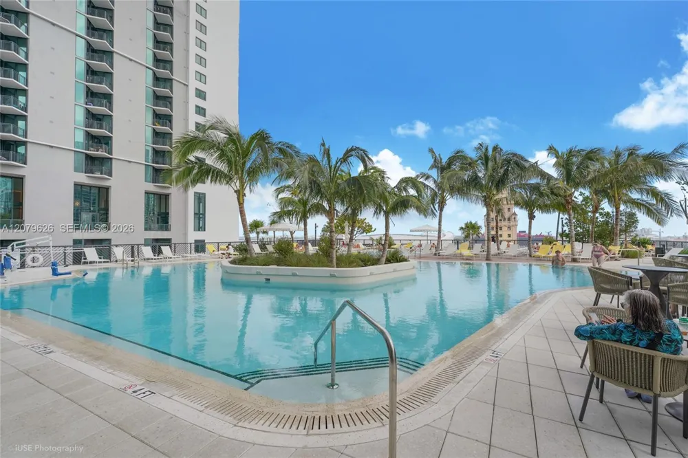 159 NE 6th St #3303 Miami, FL 33132