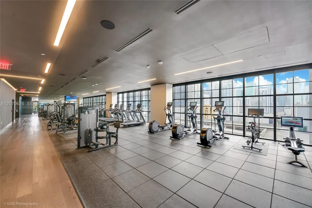 159 NE 6th St #3303 Miami, FL 33132