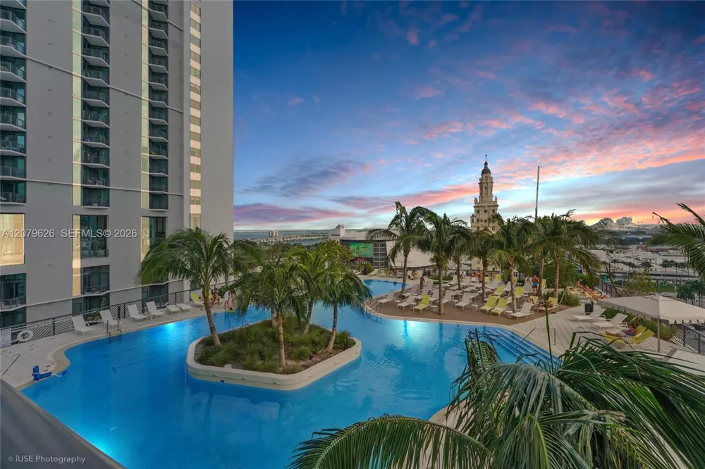 159 NE 6th St #3303 Miami, FL 33132